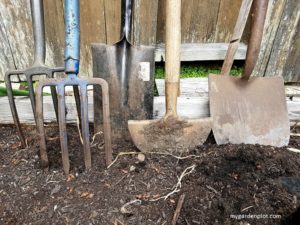 Essential List Of Gardening Tools, Must Have Hand Held Garden Tools And Gardening Equipment
