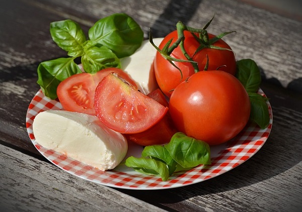 Fresh Tomato, Basil And Mozzarella Cheese